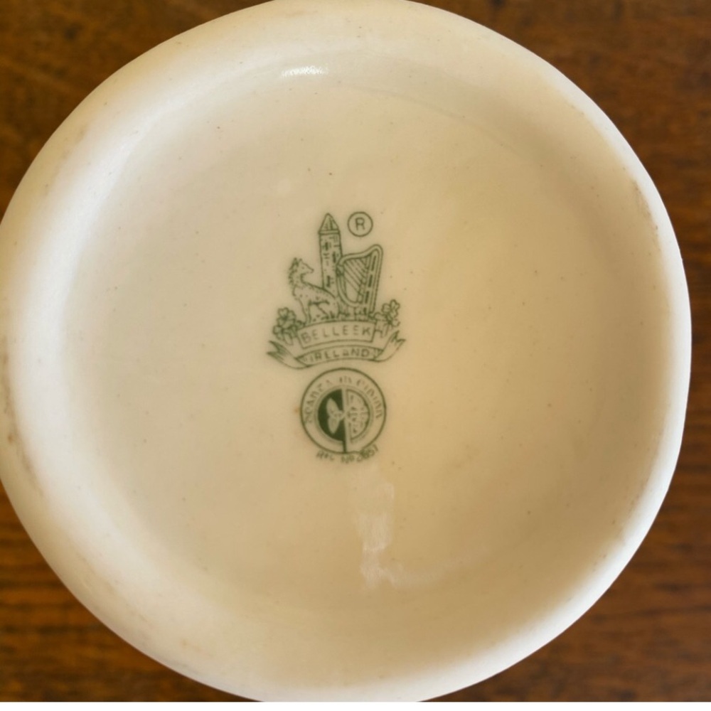Vintage Belleck Vase from Ireland - Picture 3 of 4